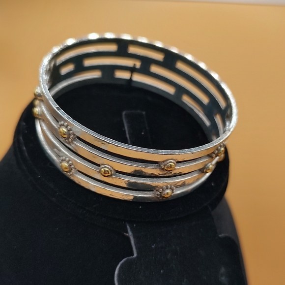 Brighton Unforgettable Hammered Two Tone Retired Bangle Bracelet! - Picture 3 of 7